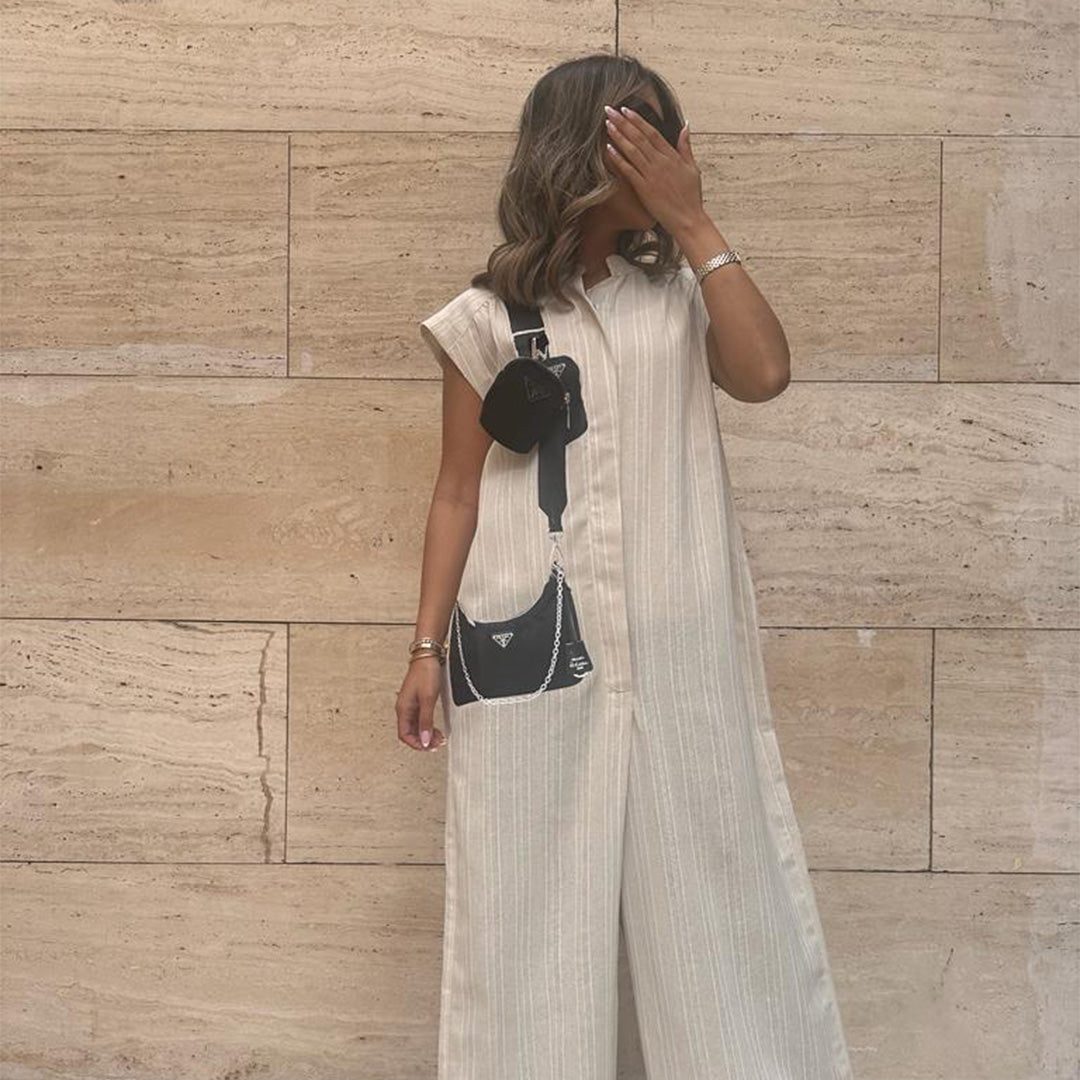 Stylish jumpsuit with black bag print